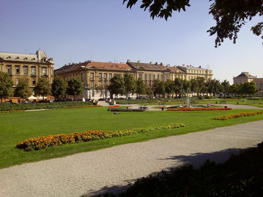 Zagrebrent Apartments Екстериор снимка