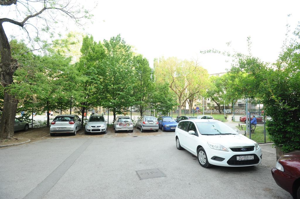 Zagrebrent Apartments Екстериор снимка