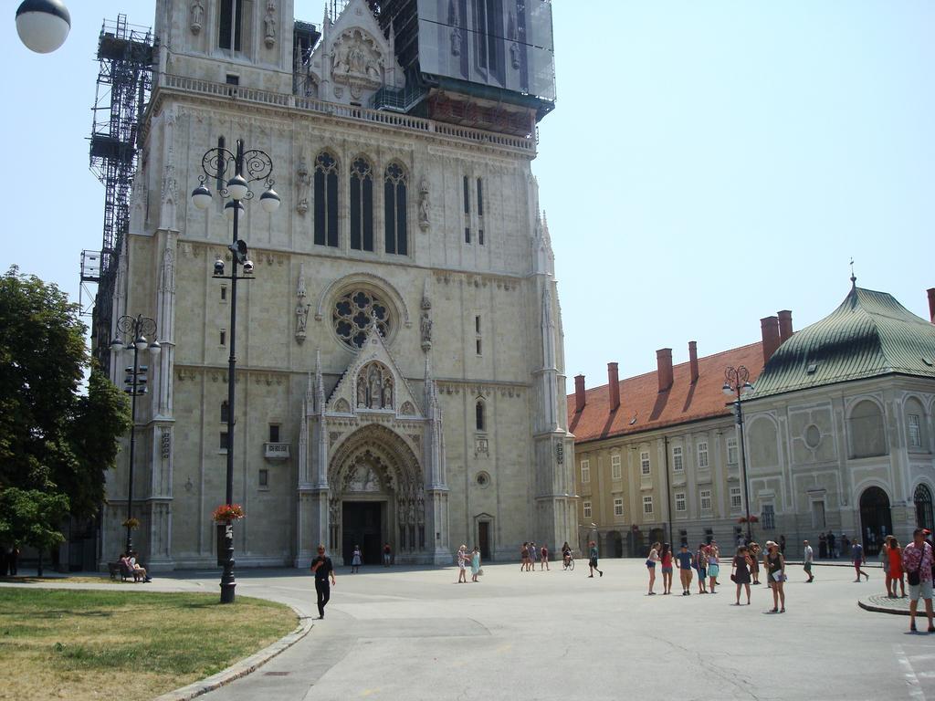 Zagrebrent Apartments Екстериор снимка